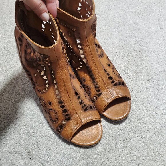 RON WHITE Italian Laser Cut-Out Peep Toe Ankle Booties Boots Brown Women's 39, 8 - Picture 4 of 11